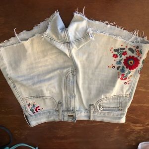 Madewell High waisted embroidered denim shorts
